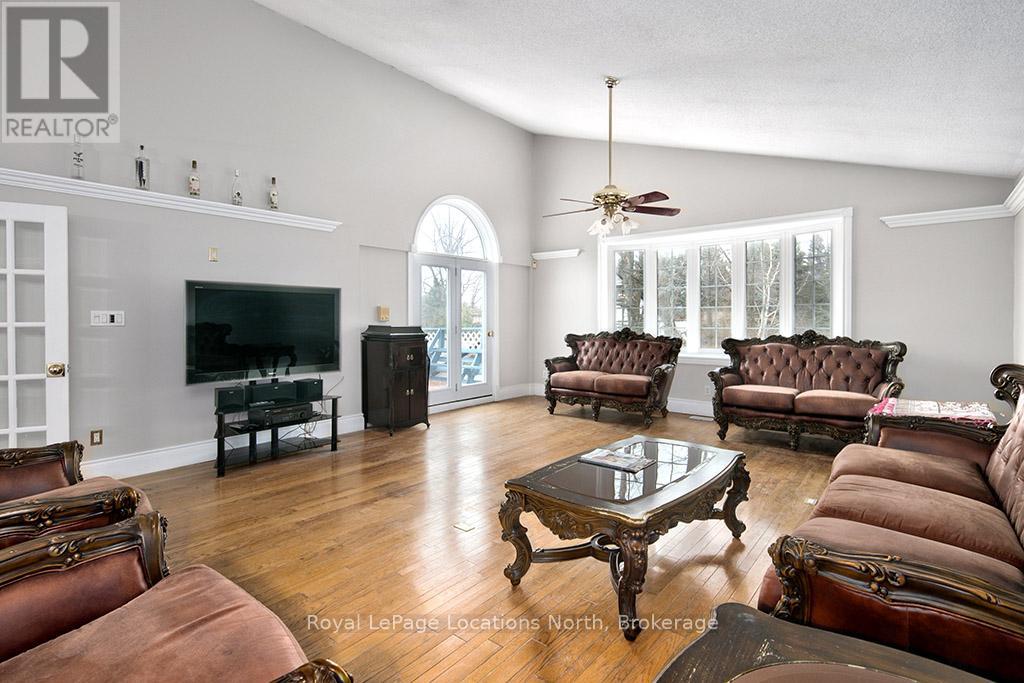 252 Swiss Meadows Boulevard, Blue Mountains, Ontario  N0H 2E0 - Photo 13 - X12986202