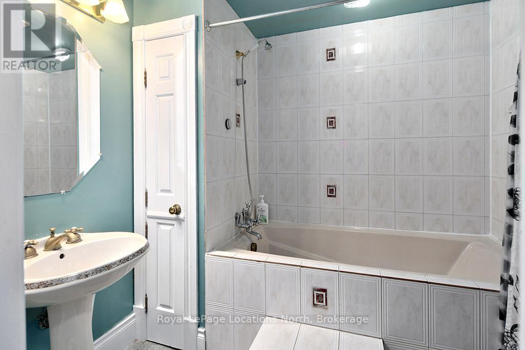 252 Swiss Meadows Boulevard, Blue Mountains, Ontario  N0H 2E0 - Photo 29 - X12986202