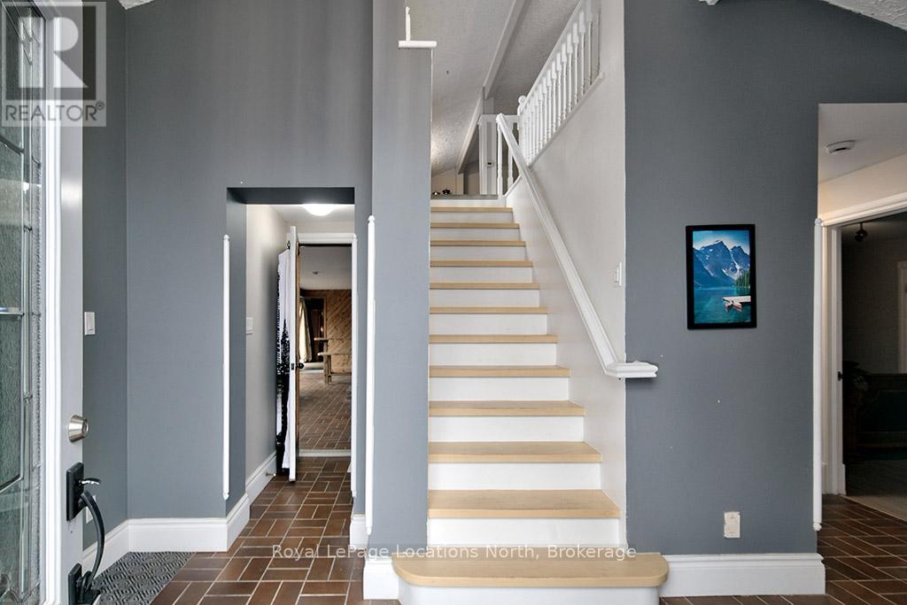 252 Swiss Meadows Boulevard, Blue Mountains, Ontario  N0H 2E0 - Photo 3 - X12986202