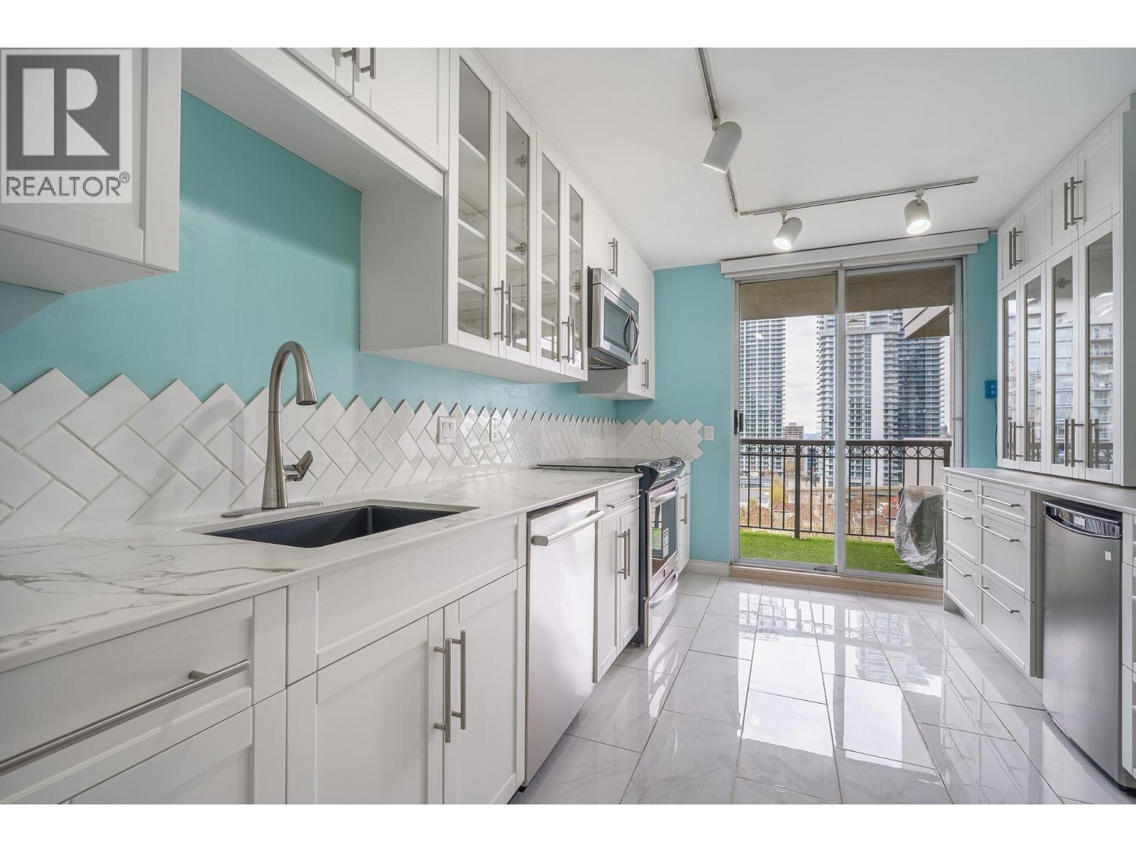 1203 545 Austin Avenue, Coquitlam, British Columbia  V3K 6R4 - Photo 9 - R3110050