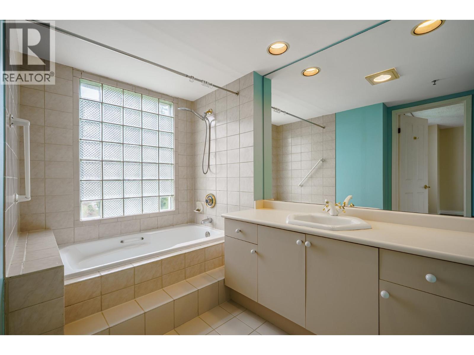 1203 545 Austin Avenue, Coquitlam, British Columbia  V3K 6R4 - Photo 15 - R3110050