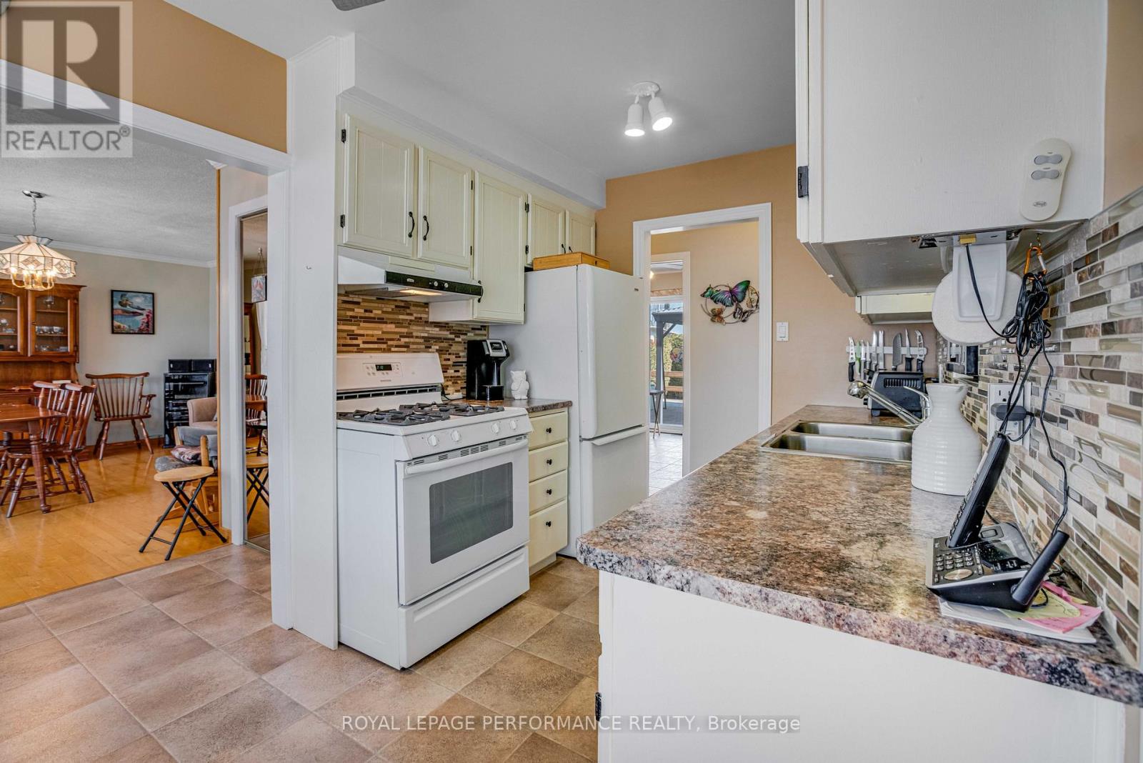 459 Theriault Street, Hawkesbury, Ontario  K6A 1Z4 - Photo 7 - X12986176