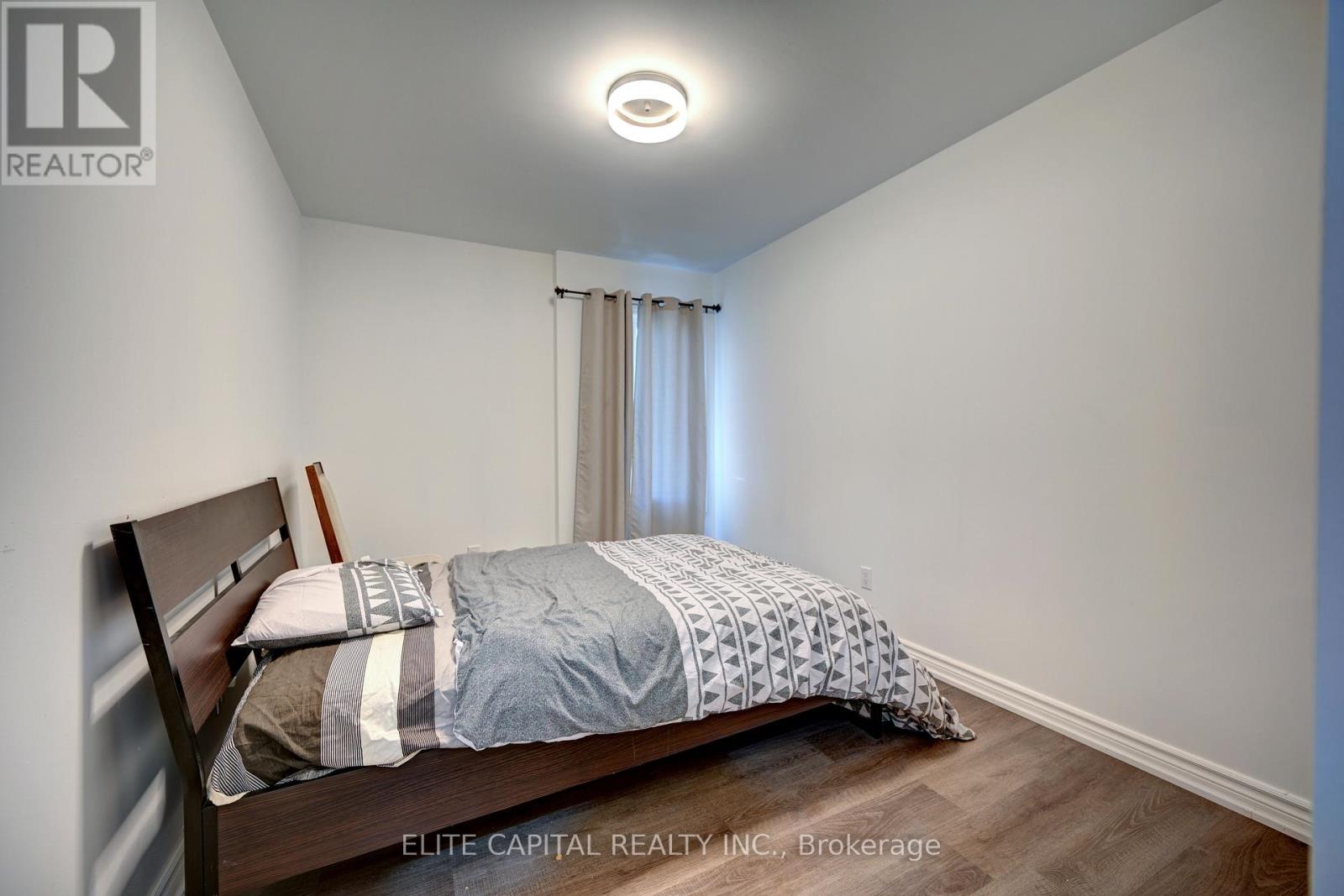 Upper - 298 Tampa Drive, Georgina, Ontario  L4P 3T7 - Photo 10 - N12986200