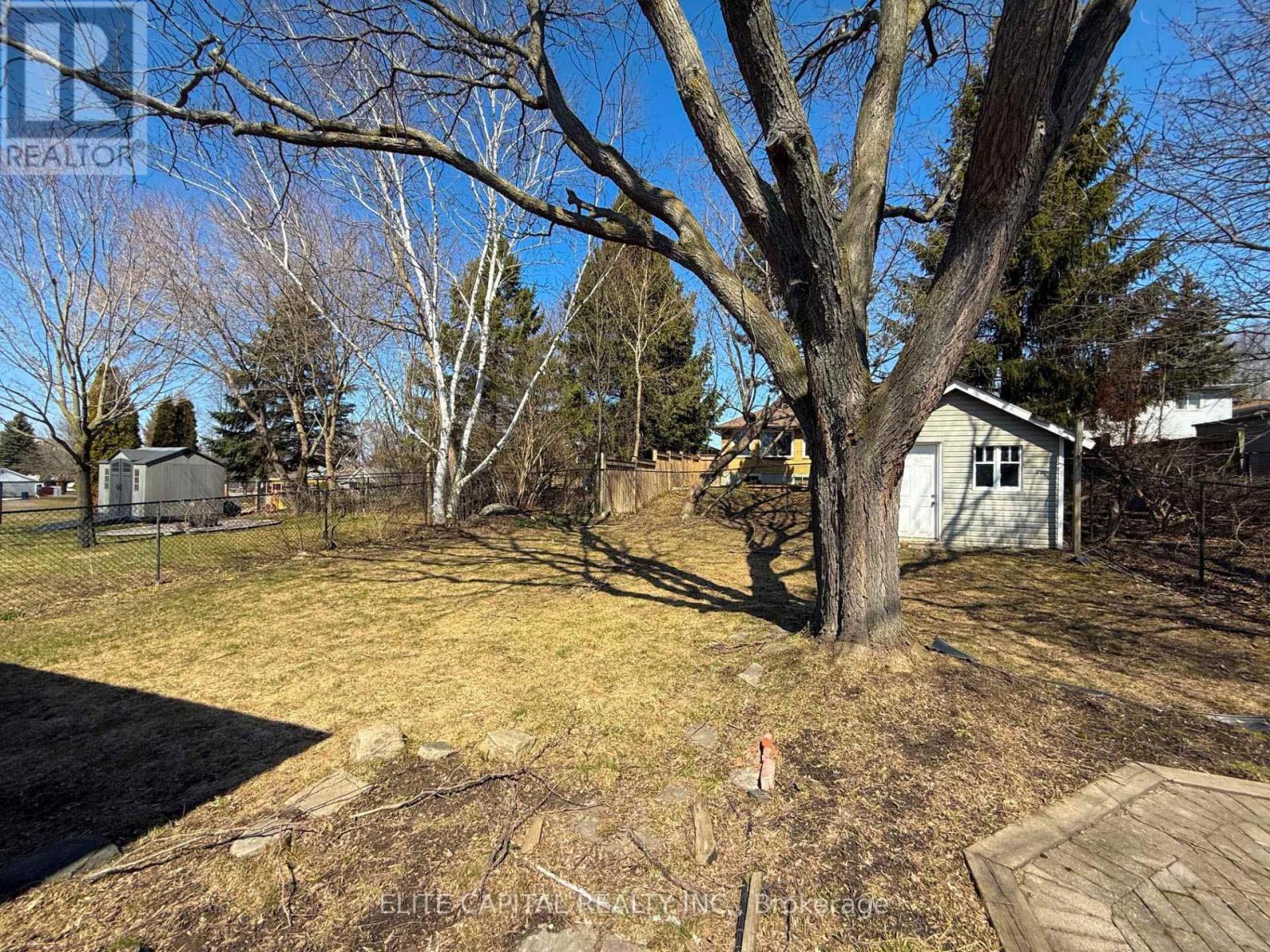 Upper - 298 Tampa Drive, Georgina, Ontario  L4P 3T7 - Photo 11 - N12986200