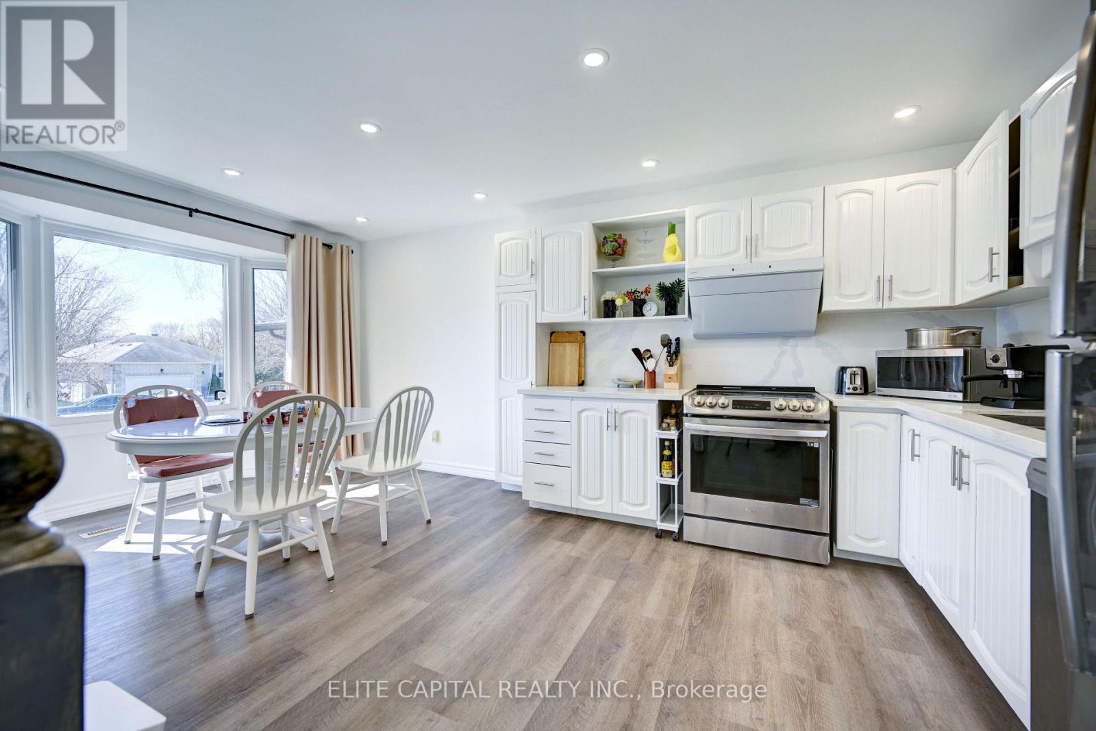 Upper - 298 Tampa Drive, Georgina, Ontario  L4P 3T7 - Photo 2 - N12986200