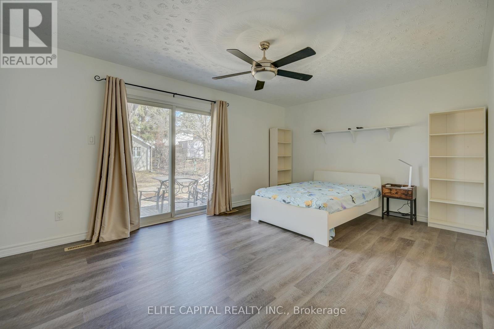 Upper - 298 Tampa Drive, Georgina, Ontario  L4P 3T7 - Photo 7 - N12986200