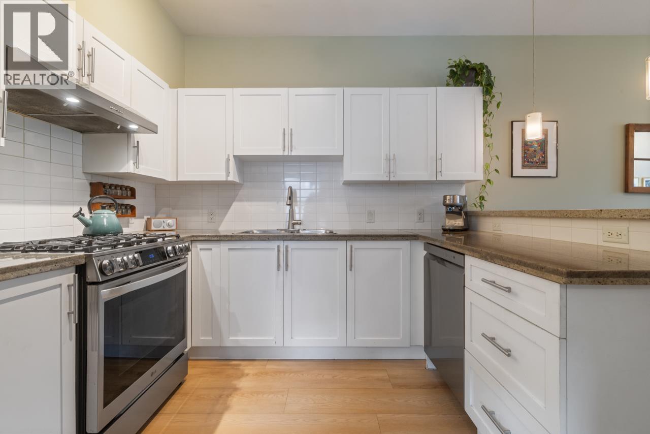 210 4458 Albert Street, Burnaby, British Columbia  V5C 2G2 - Photo 11 - R3108324