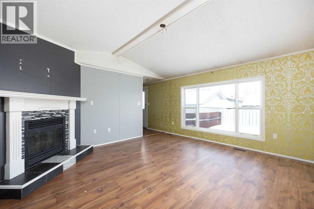 253 Card Court, Fort Mcmurray, Alberta  T9K 2J1 - Photo 6 - A2294296