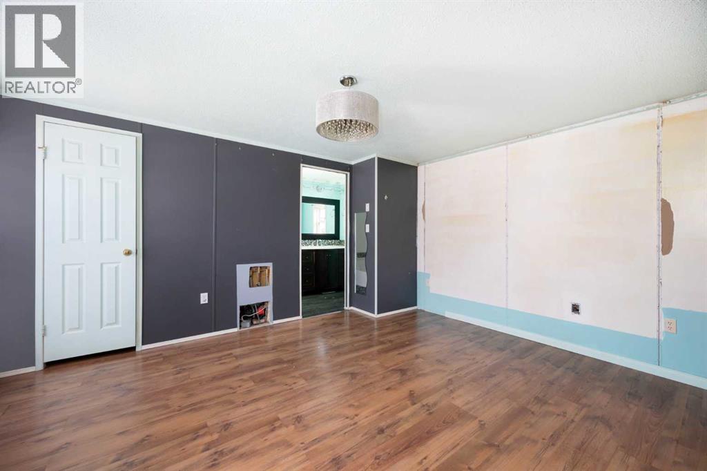 253 Card Court, Fort Mcmurray, Alberta  T9K 2J1 - Photo 8 - A2294296