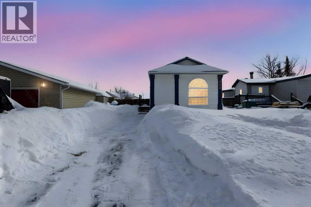 253 Card Court, Fort Mcmurray, Alberta  T9K 2J1 - Photo 1 - A2294296