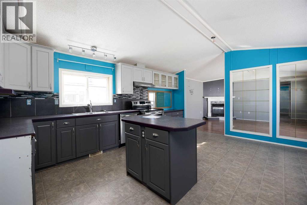 253 Card Court, Fort Mcmurray, Alberta  T9K 2J1 - Photo 4 - A2294296