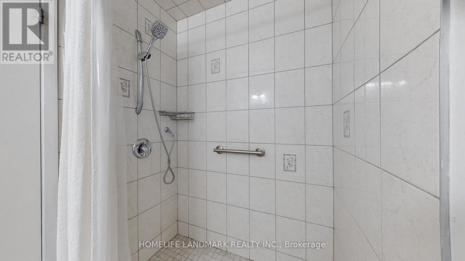 26 Roywood Drive, Toronto, Ontario  M3A 2C6 - Photo 32 - C12986226