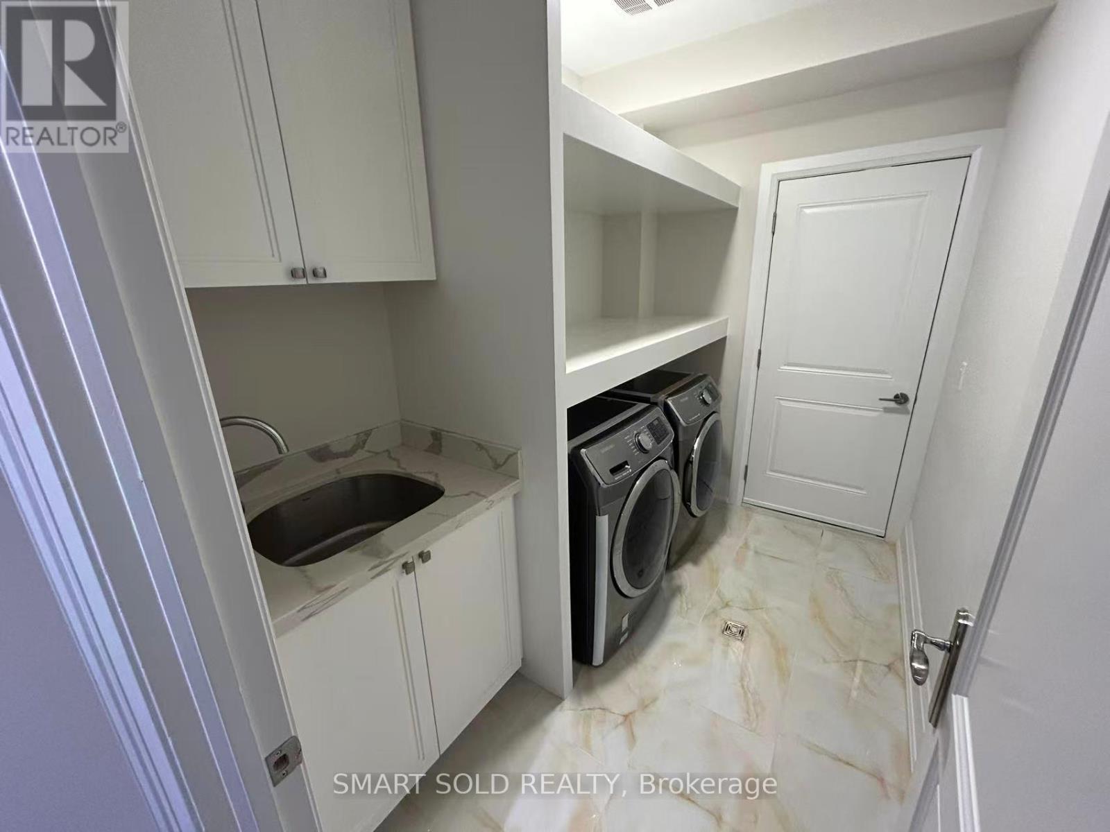 398 Bent Crescent, Richmond Hill, Ontario  L4C 1C3 - Photo 14 - N12986210