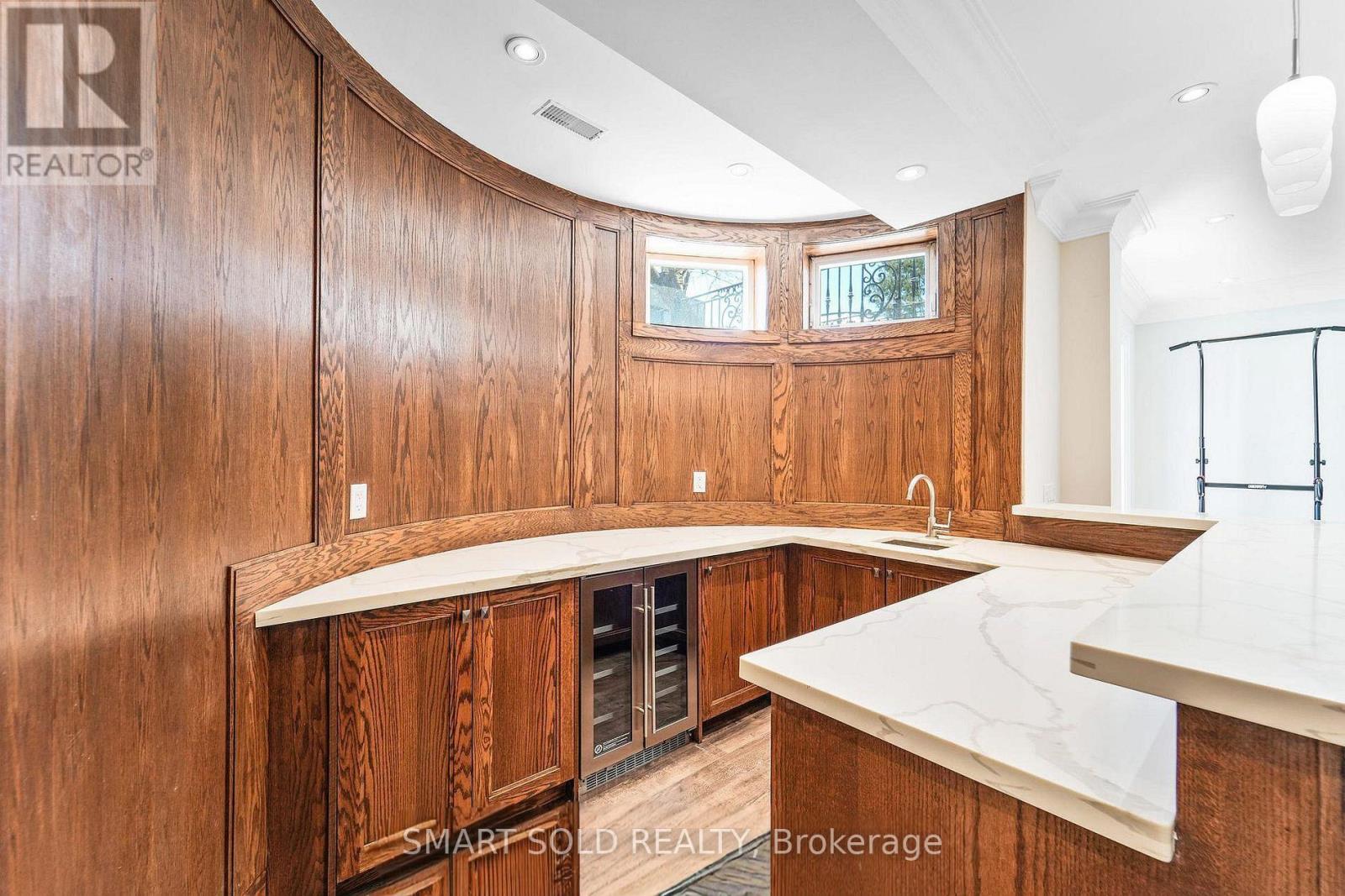 398 Bent Crescent, Richmond Hill, Ontario  L4C 1C3 - Photo 9 - N12986210