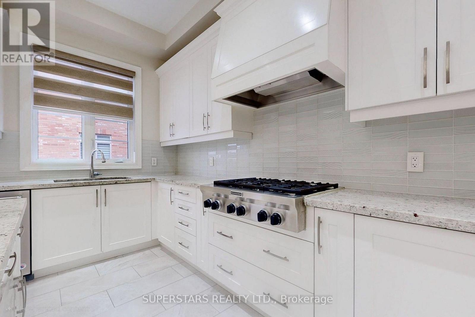 78 Sir Benson Drive, Vaughan, Ontario  L6A 5A2 - Photo 9 - N12986232