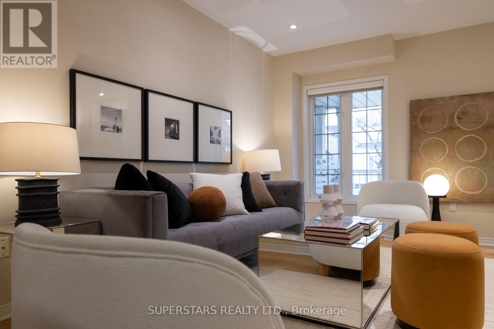 329 Bur Oak Avenue, Markham, Ontario  L6C 2V3 - Photo 2 - N12986240