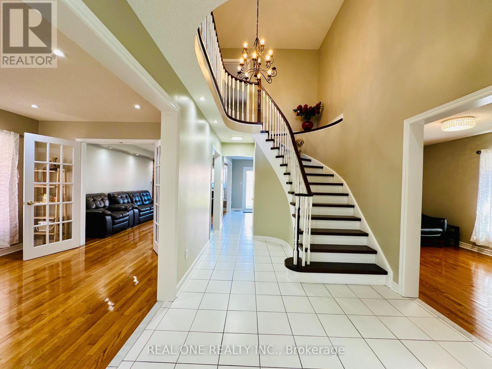 81 Bilbermar Drive, Richmond Hill, Ontario  L4S 1B9 - Photo 3 - N12986244