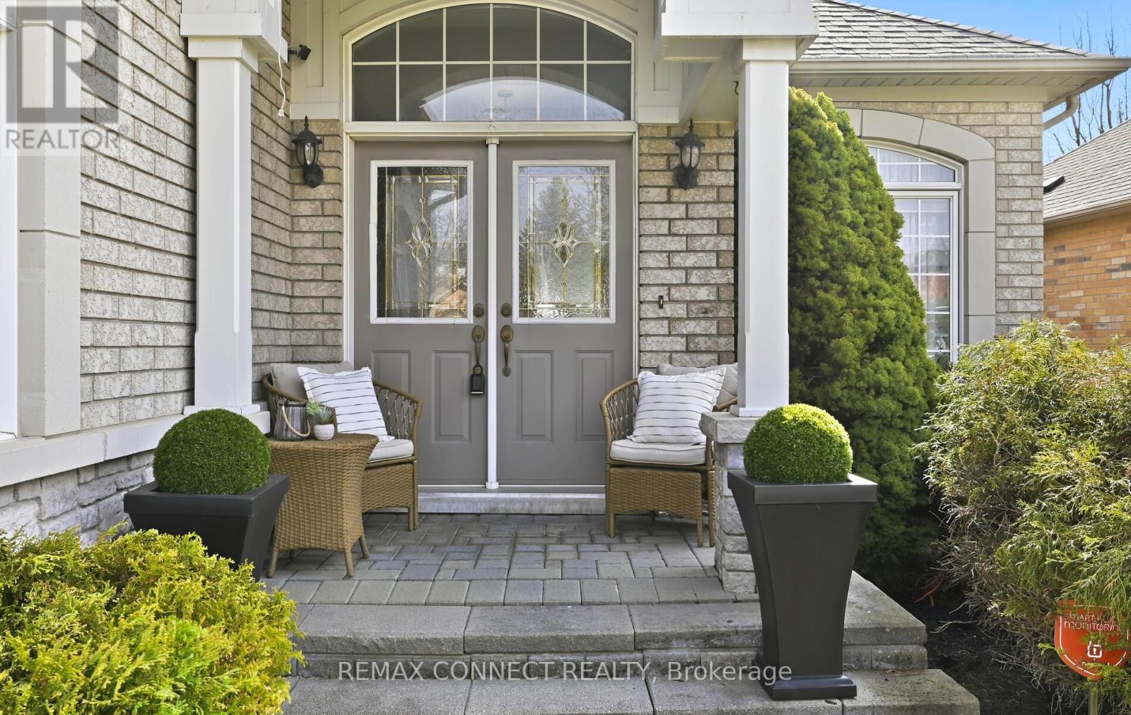 2361 Southcott Road, Pickering, Ontario  L1X 2T3 - Photo 4 - E12984720