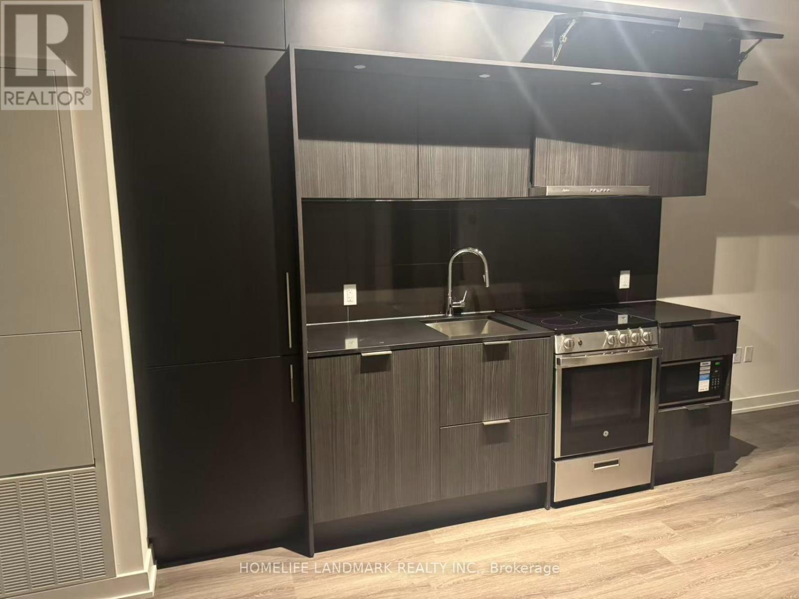 3601 - 448 Burnhamthorpe Road W, Mississauga, Ontario  L5B 4M6 - Photo 4 - W12986214