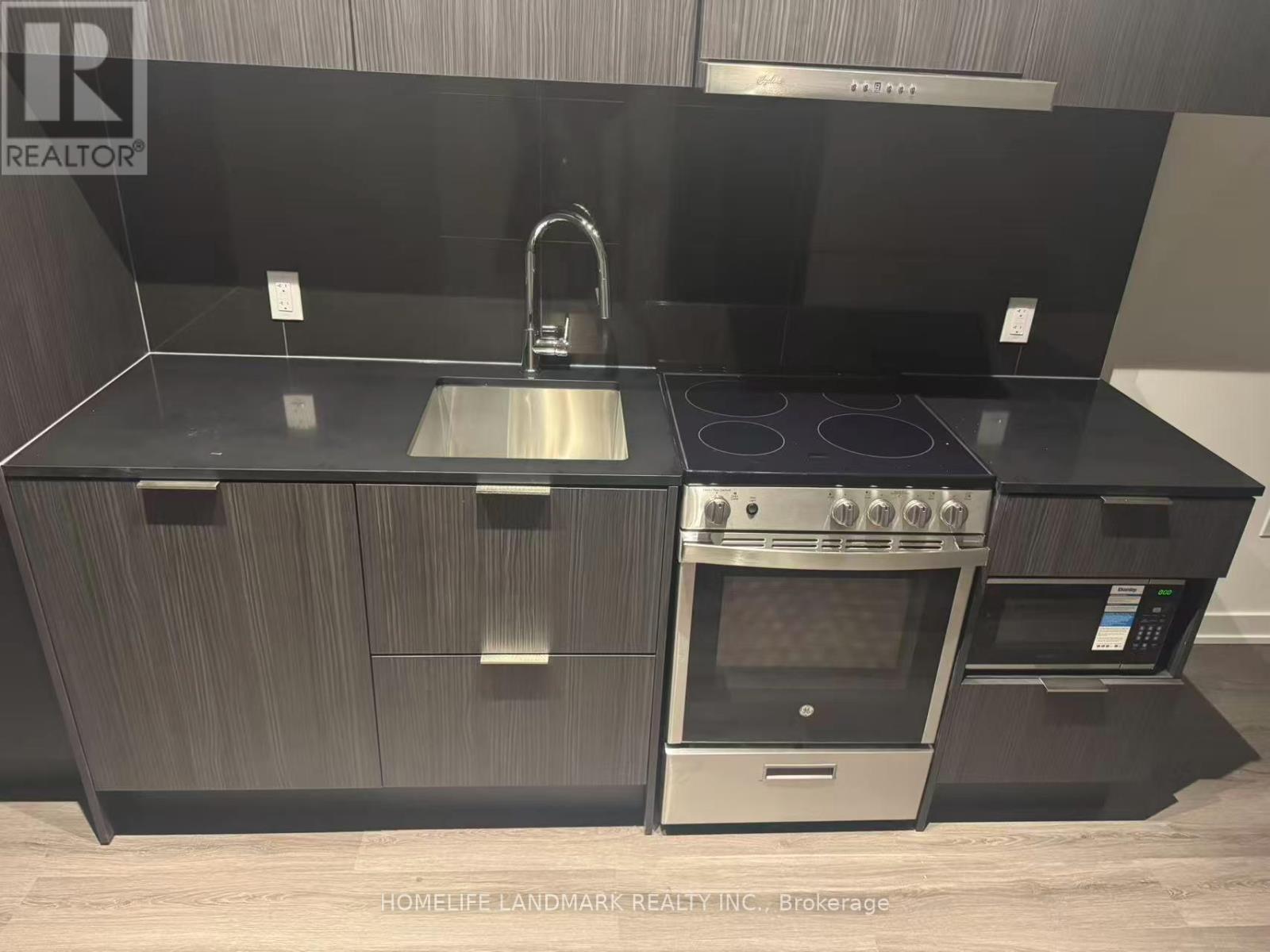 3601 - 448 Burnhamthorpe Road W, Mississauga, Ontario  L5B 4M6 - Photo 5 - W12986214