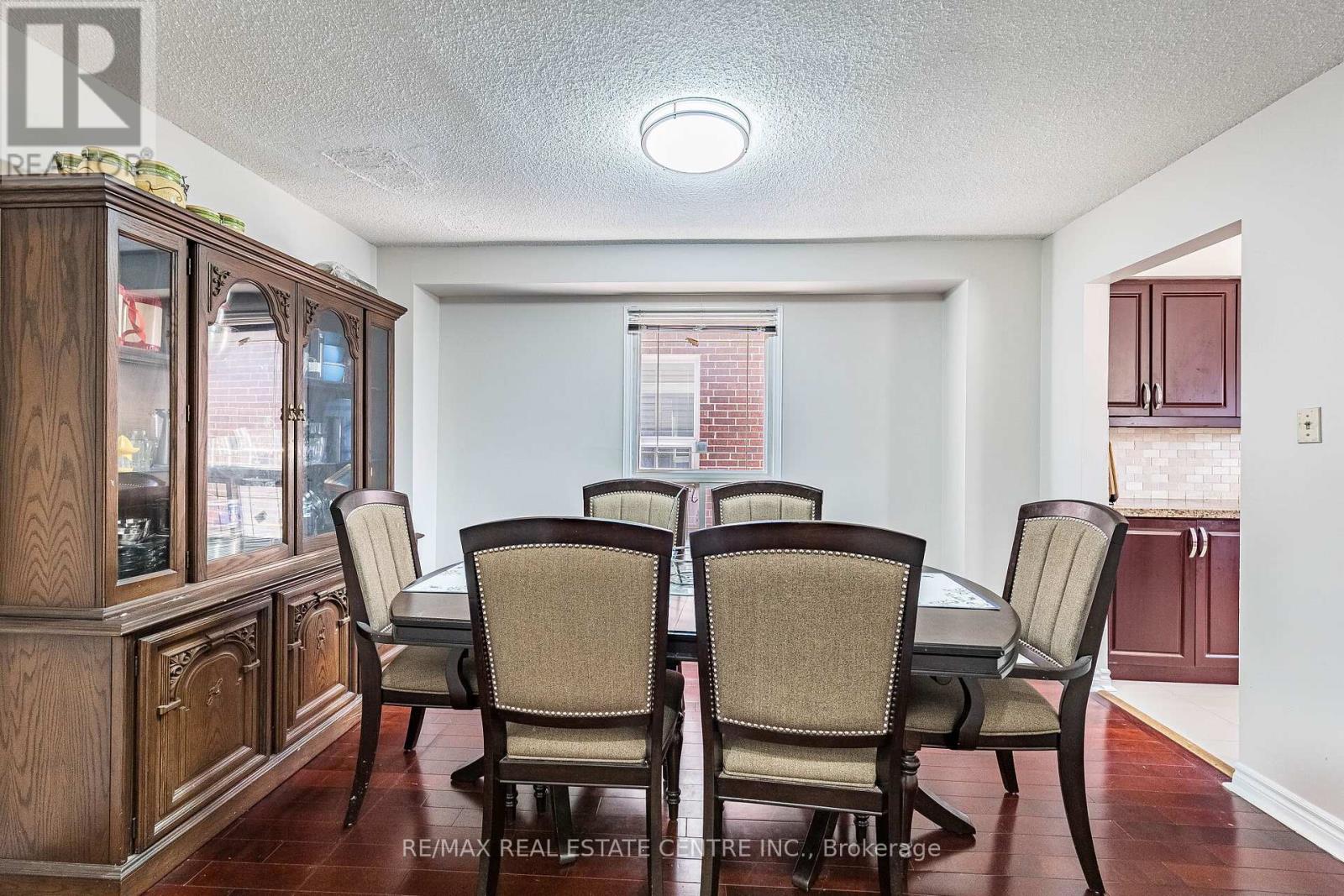 4 Howell Street, Brampton, Ontario  L6Y 3J6 - Photo 12 - W12986218