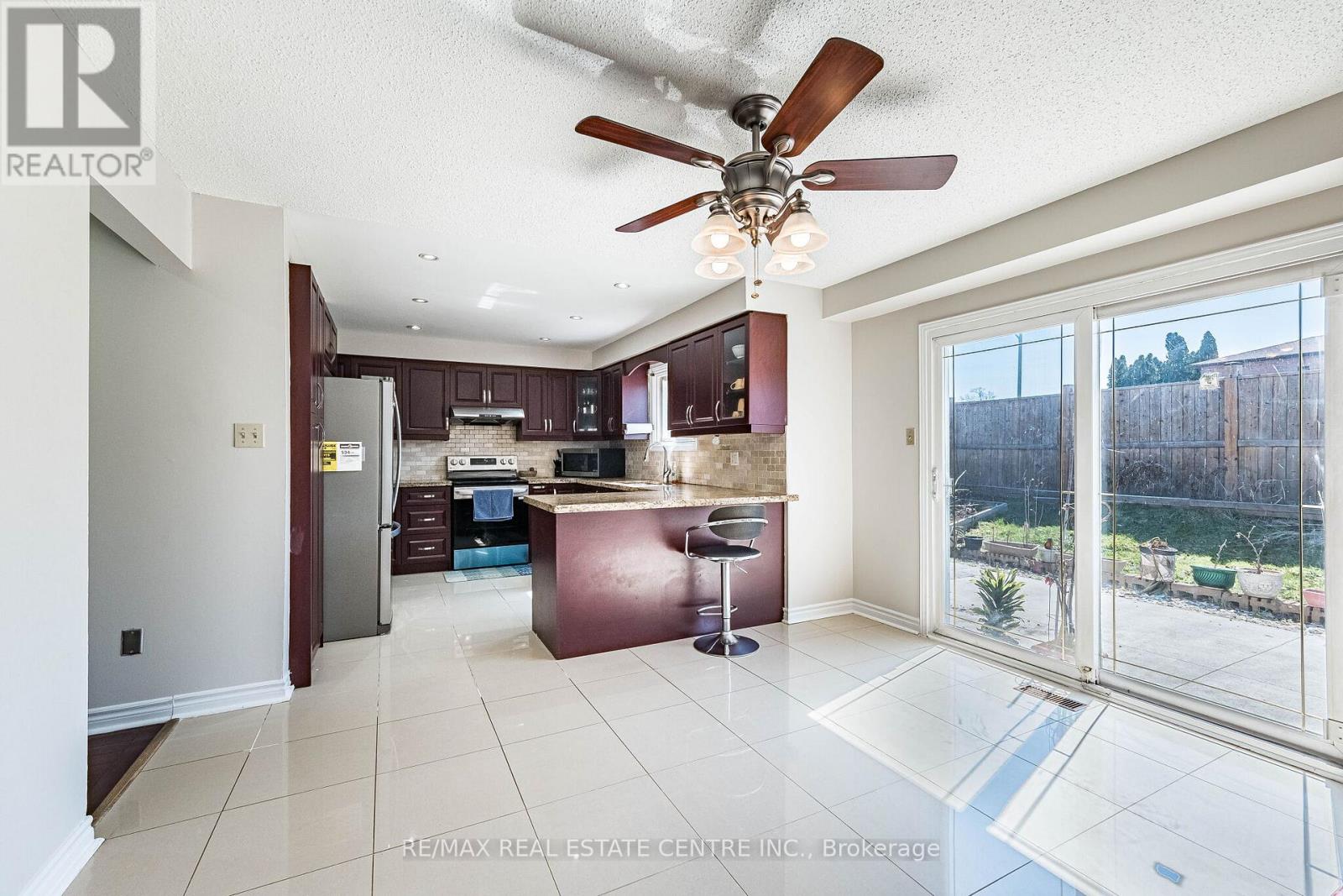 4 Howell Street, Brampton, Ontario  L6Y 3J6 - Photo 14 - W12986218