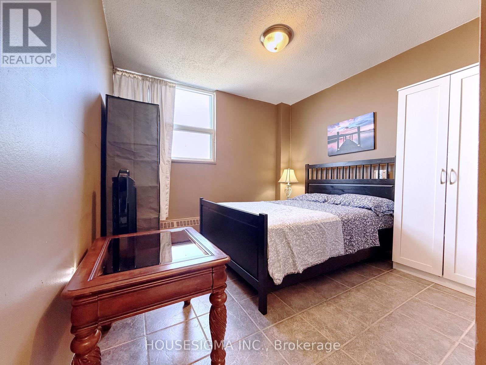 1002 - 15 Albright Road, Hamilton, Ontario  L8K 5J2 - Photo 12 - X12986224