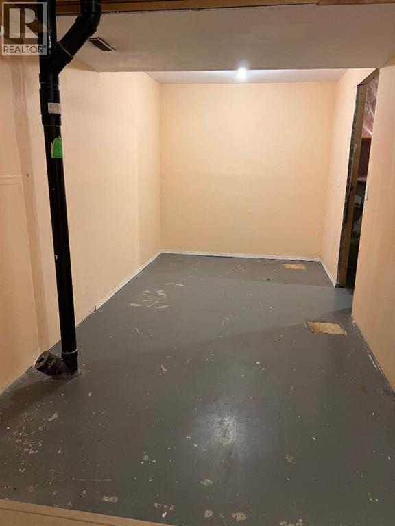 99 Martinwood Road Ne, Calgary, Alberta  T3J 3G7 - Photo 16 - A2267284