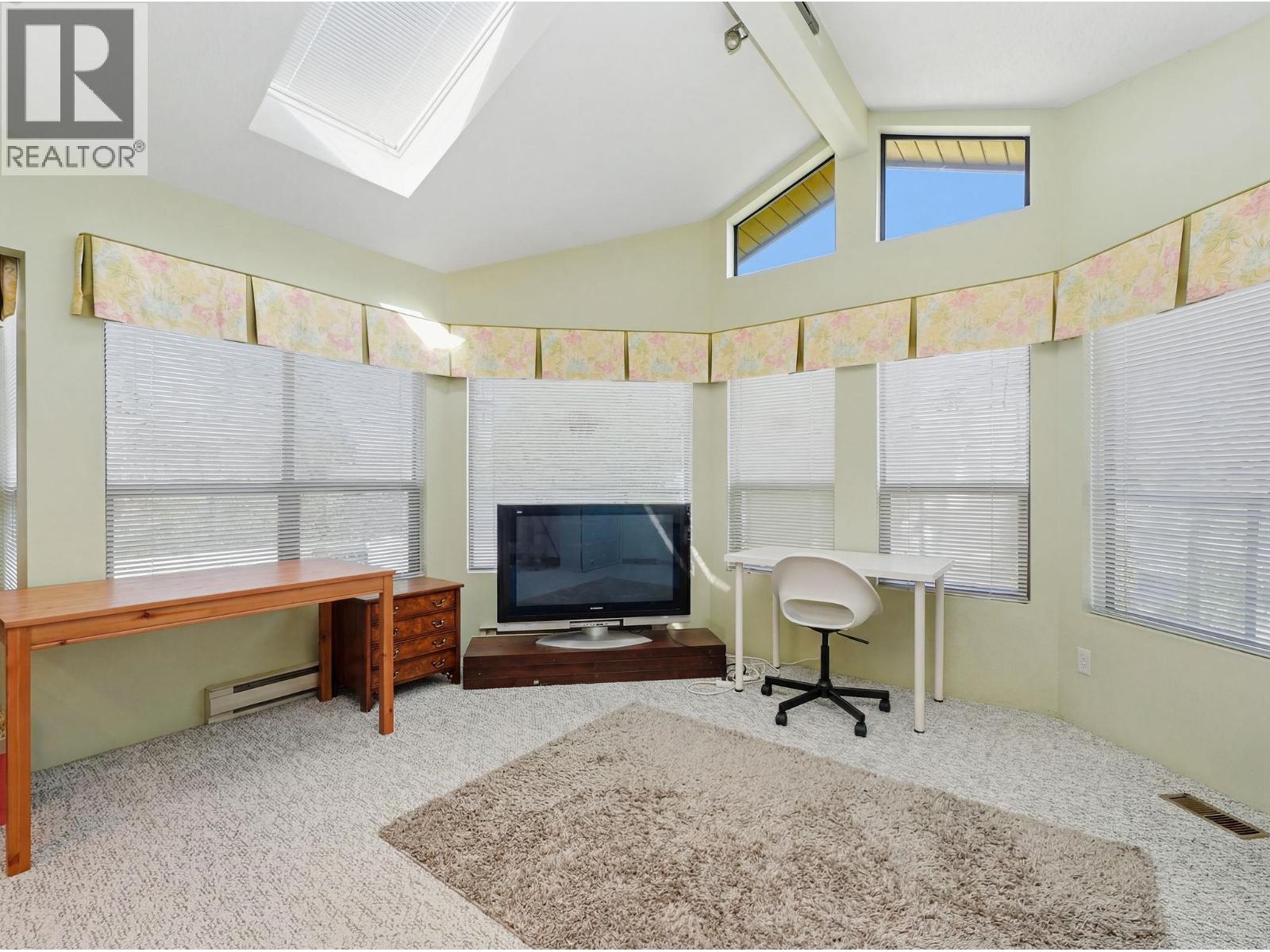 4264 Fitzgerald Avenue, Burnaby, British Columbia  V5G 3R8 - Photo 9 - R3109838