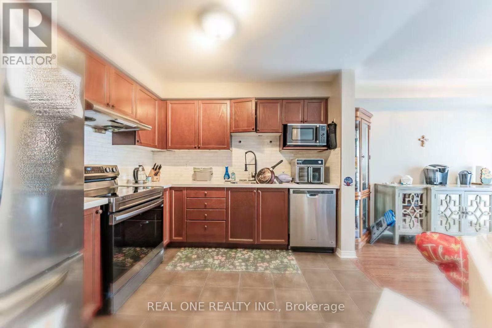 37 Bilbrough Street, Aurora, Ontario  L4G 7W3 - Photo 6 - N12980528