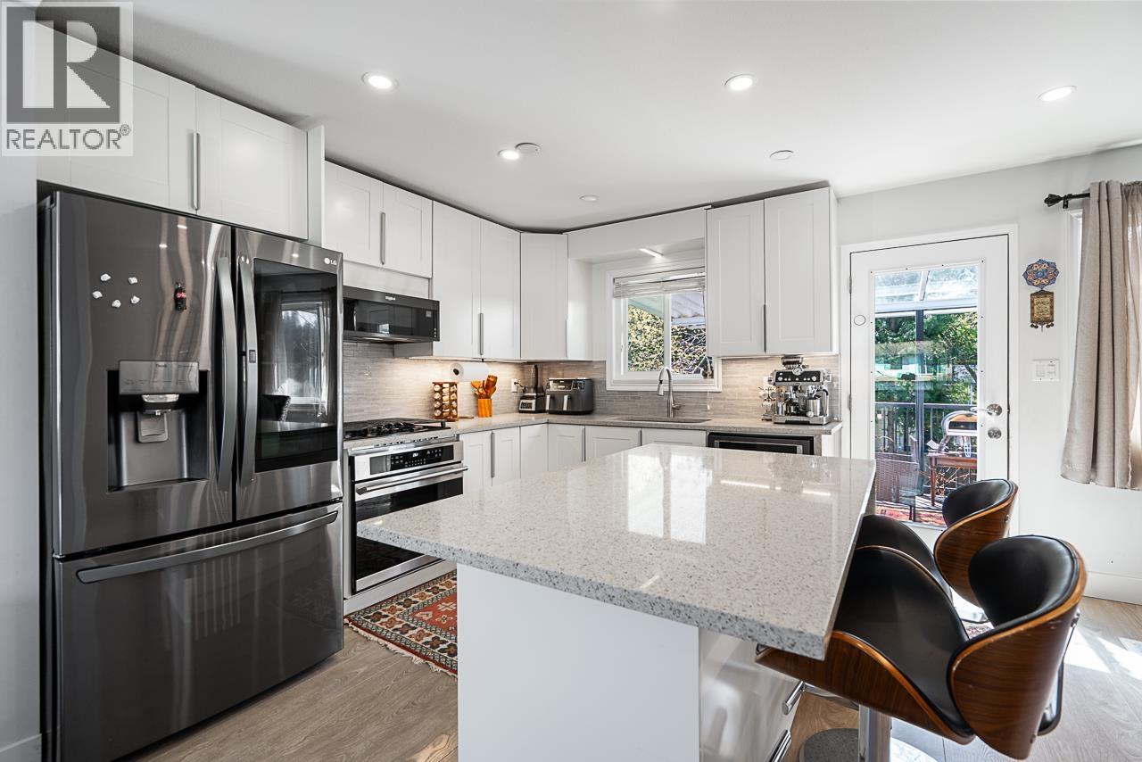 2333 Kirkstone Road, North Vancouver, British Columbia  V7J 3M1 - Photo 8 - R3109628