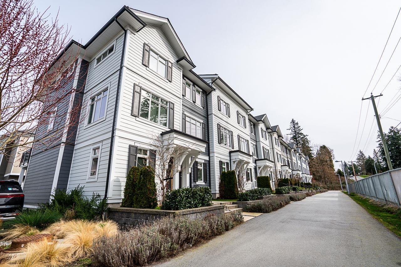 24 2070 Oak Meadows Drive, Surrey, British Columbia  V3Z 1J1 - Photo 2 - R3106848