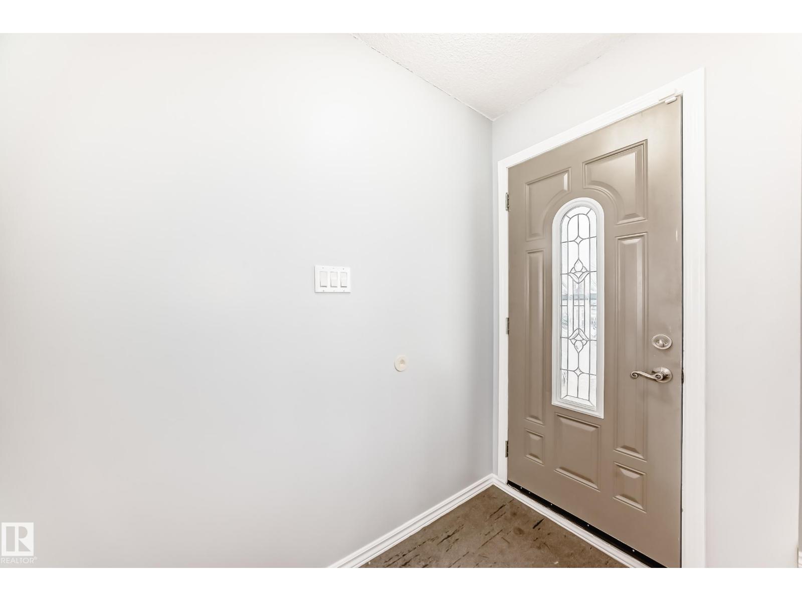 7512 136 Av Nw, Edmonton, Alberta  T5C 2K5 - Photo 2 - E4481607