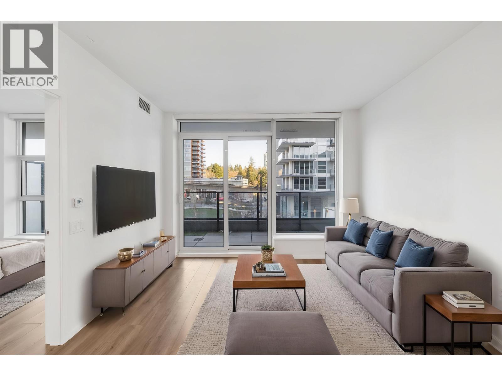 304 3809 EVERGREEN PLACE, Burnaby, British Columbia