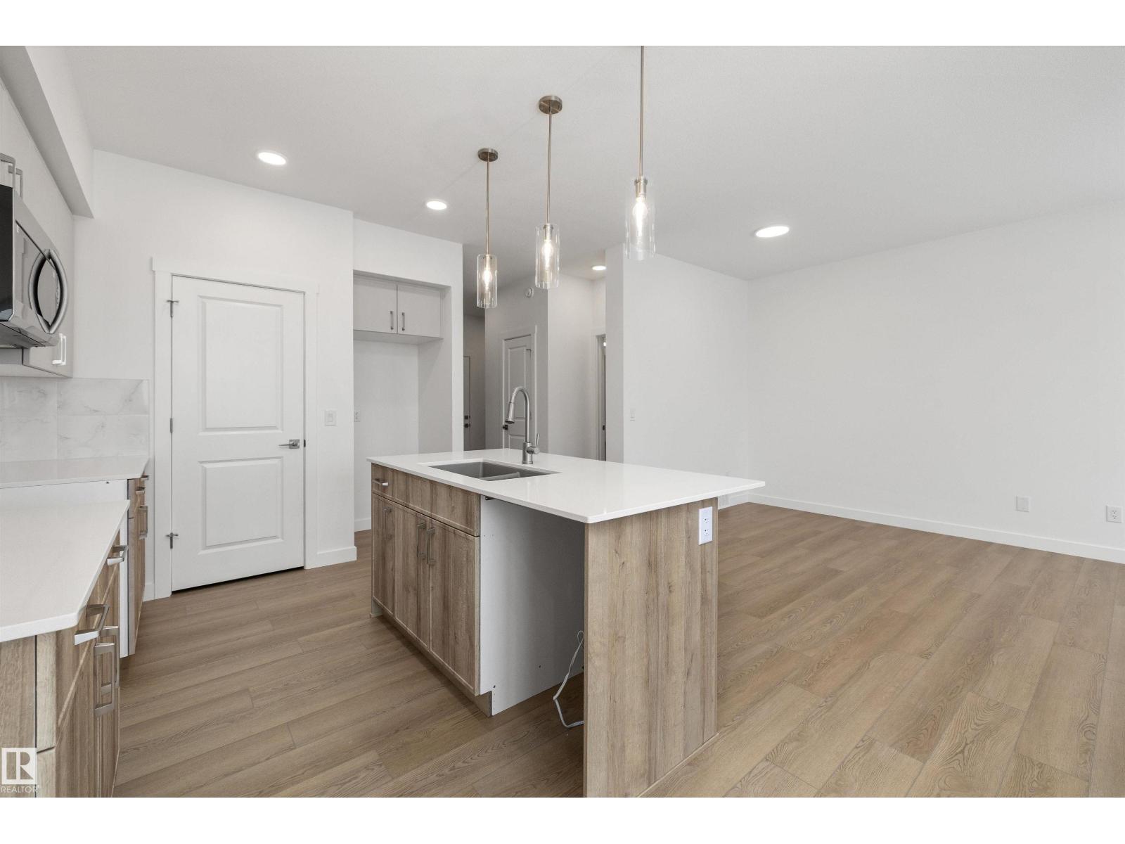 19051 20 Av Nw, Edmonton, Alberta  T6M 3E8 - Photo 13 - E4471918