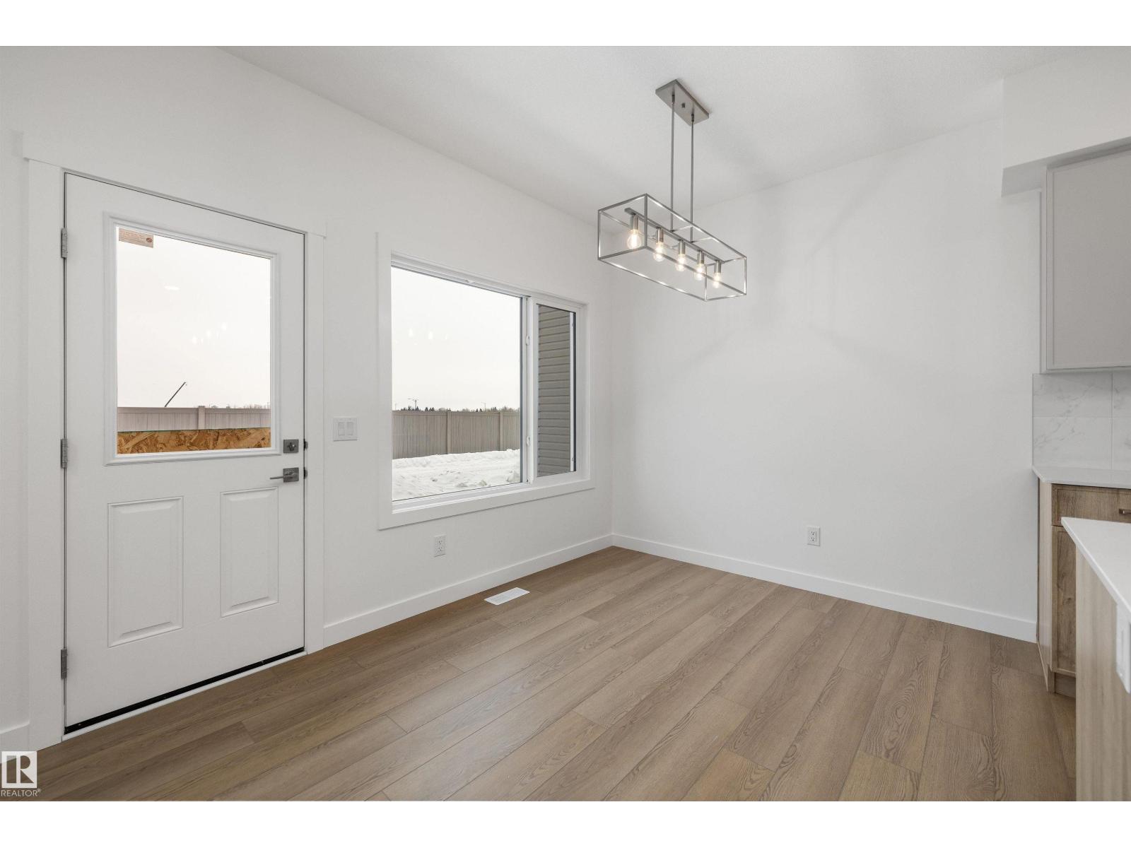 19051 20 Av Nw, Edmonton, Alberta  T6M 3E8 - Photo 3 - E4471918