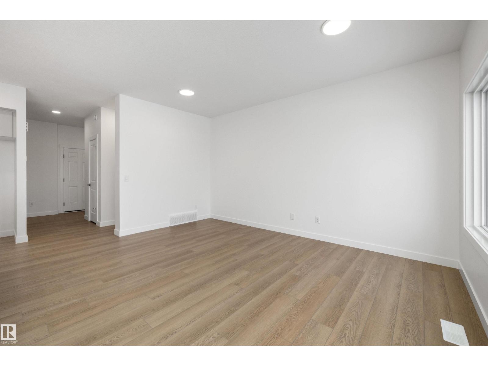 19051 20 Av Nw, Edmonton, Alberta  T6M 3E8 - Photo 7 - E4471918