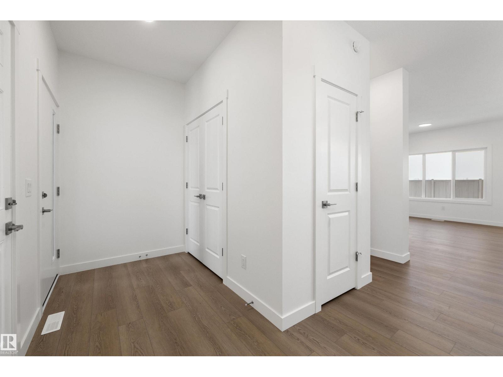 19051 20 Av Nw, Edmonton, Alberta  T6M 3E8 - Photo 6 - E4471918