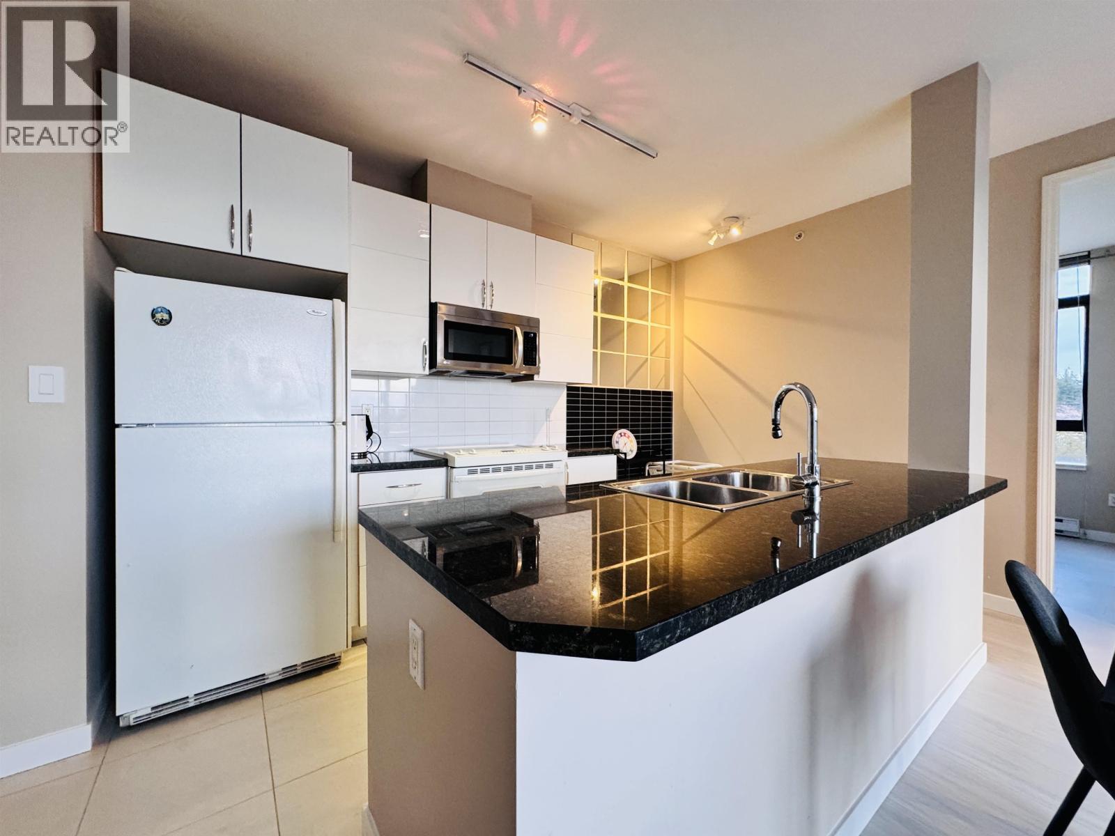 303 6833 Station Hill Drive, Burnaby, British Columbia  V3N 5E1 - Photo 9 - R3110044