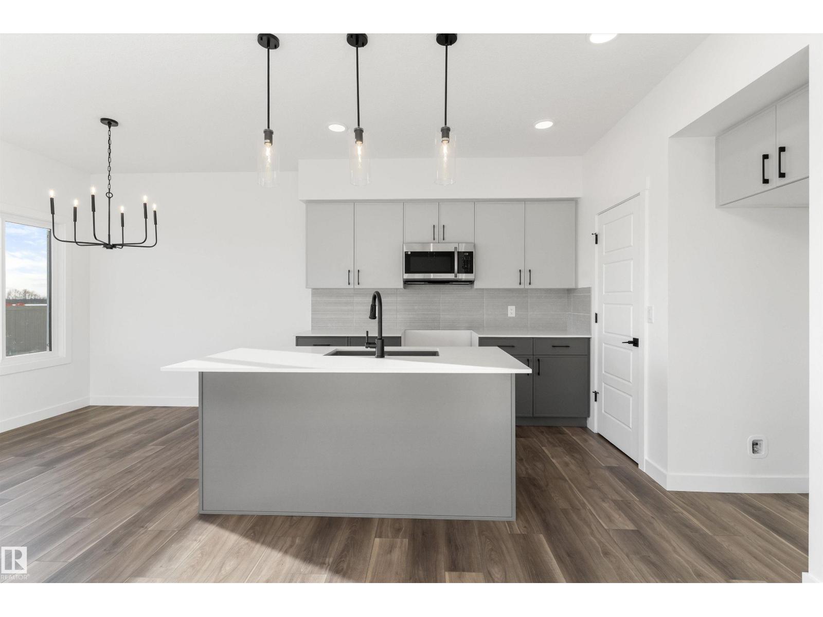 19107 20 Av Nw, Edmonton, Alberta  T6M 3E8 - Photo 5 - E4472680