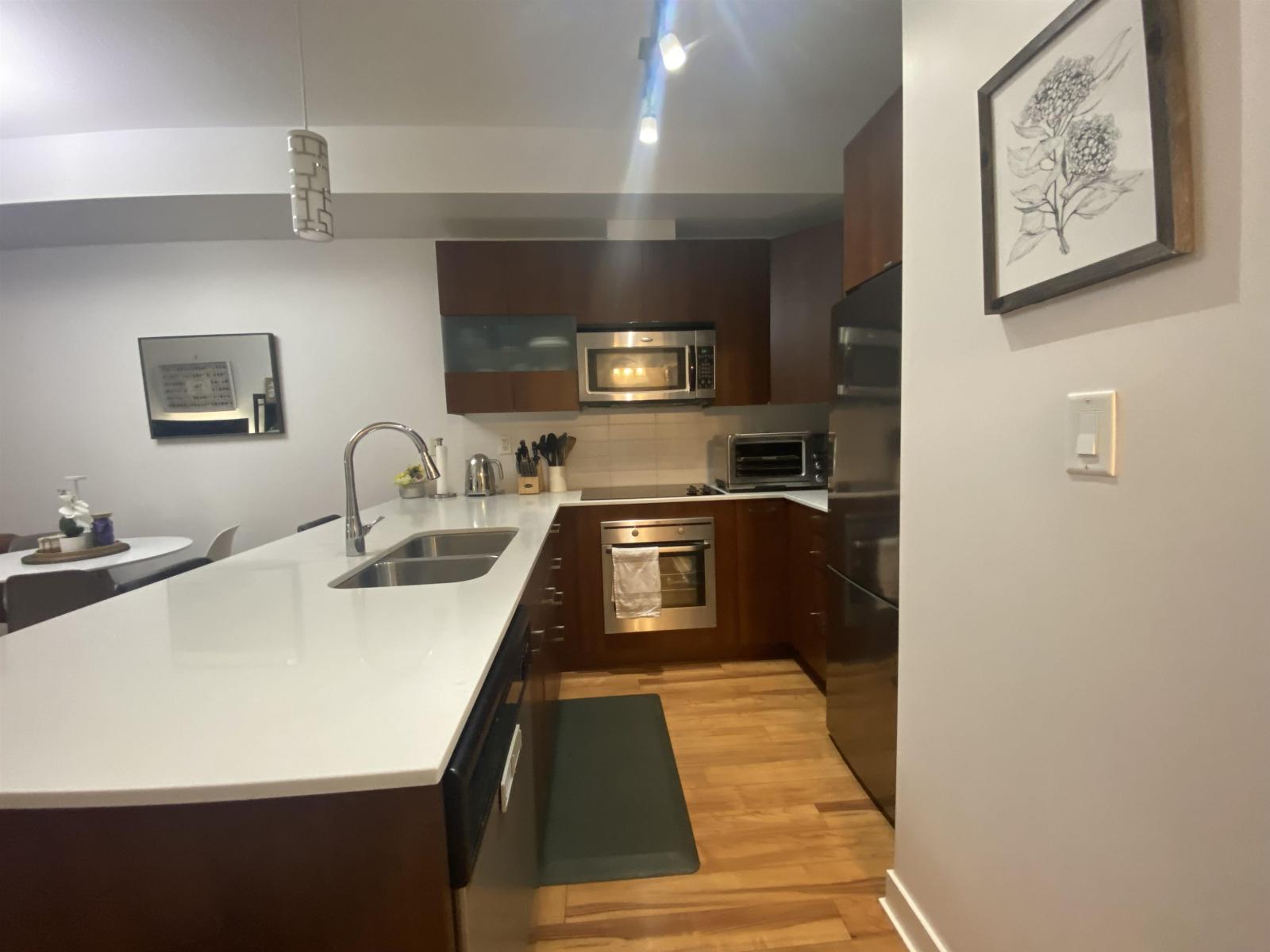 203 13321 102a Avenue, Surrey, British Columbia  V3T 1P6 - Photo 5 - R3109988