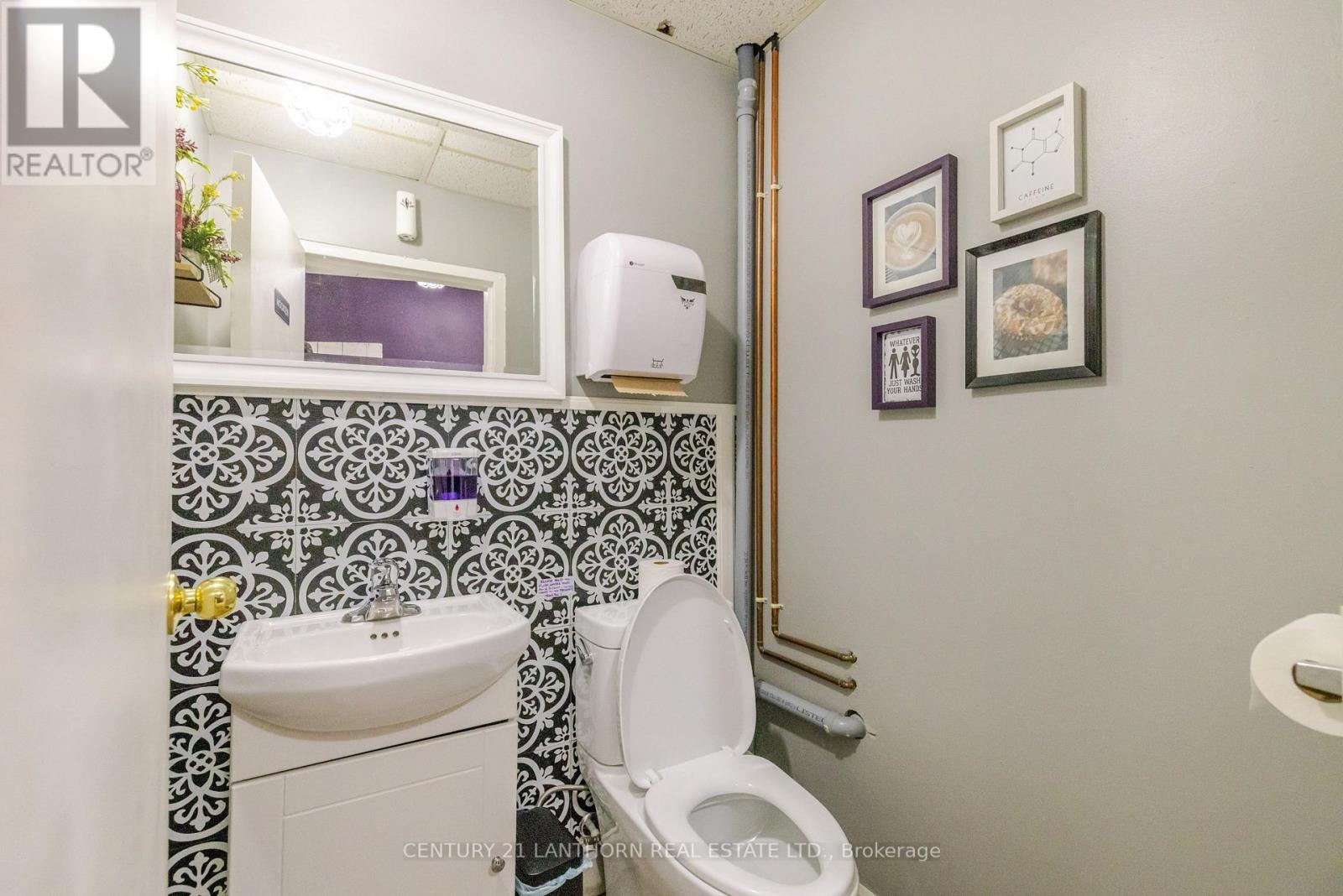 56a Quinte Street, Quinte West, Ontario  K8V 3S9 - Photo 22 - X12977692