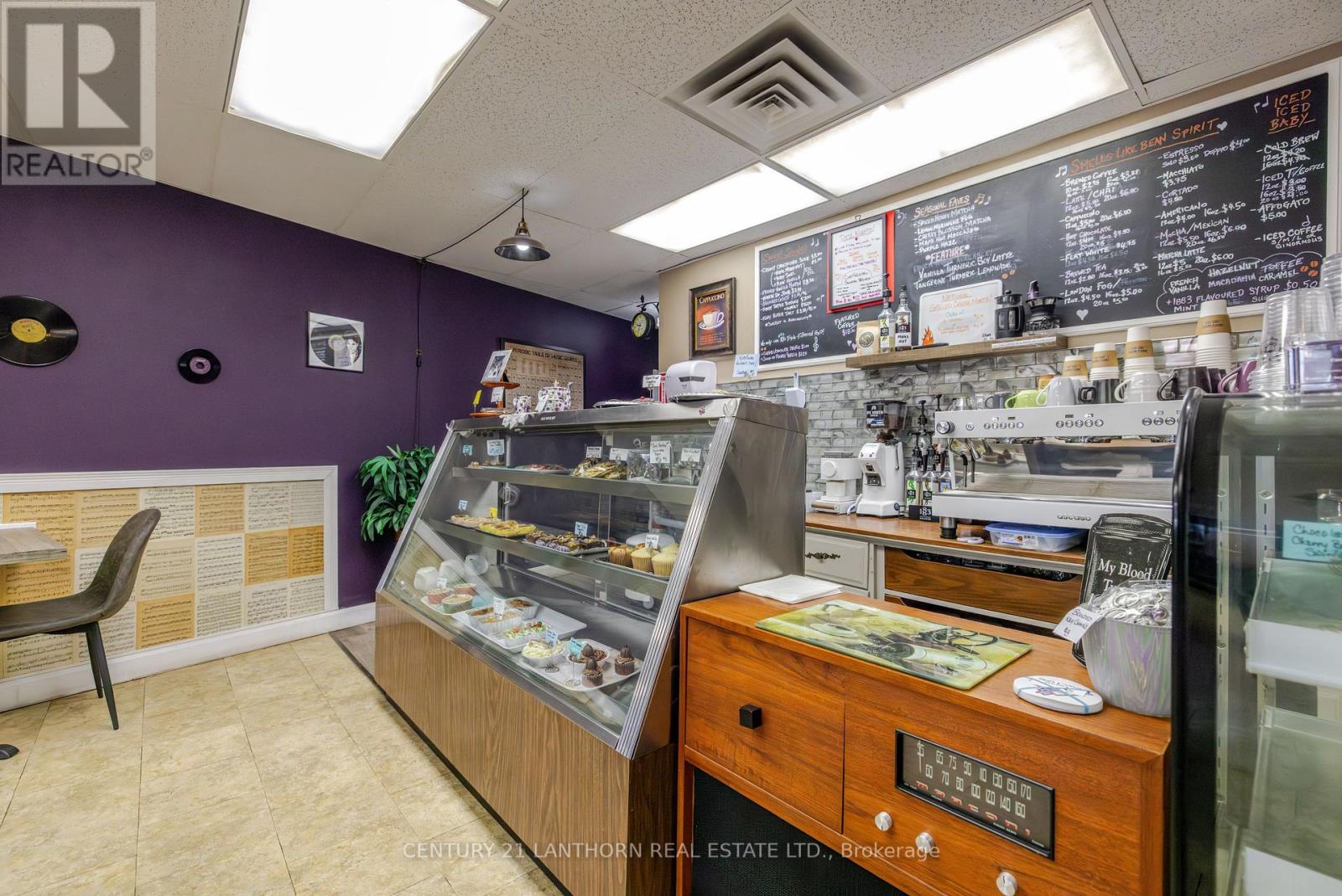 56a Quinte Street, Quinte West, Ontario  K8V 3S9 - Photo 15 - X12977692