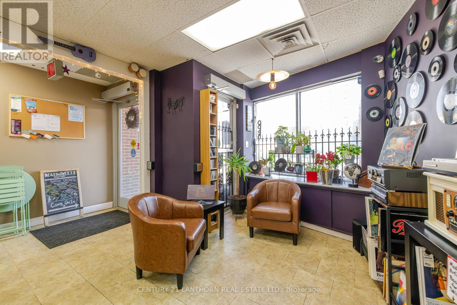 56a Quinte Street, Quinte West, Ontario  K8V 3S9 - Photo 5 - X12977692