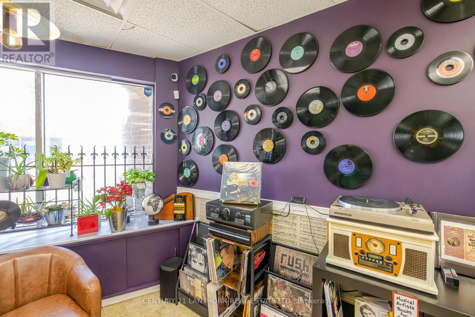 56a Quinte Street, Quinte West, Ontario  K8V 3S9 - Photo 8 - X12977692