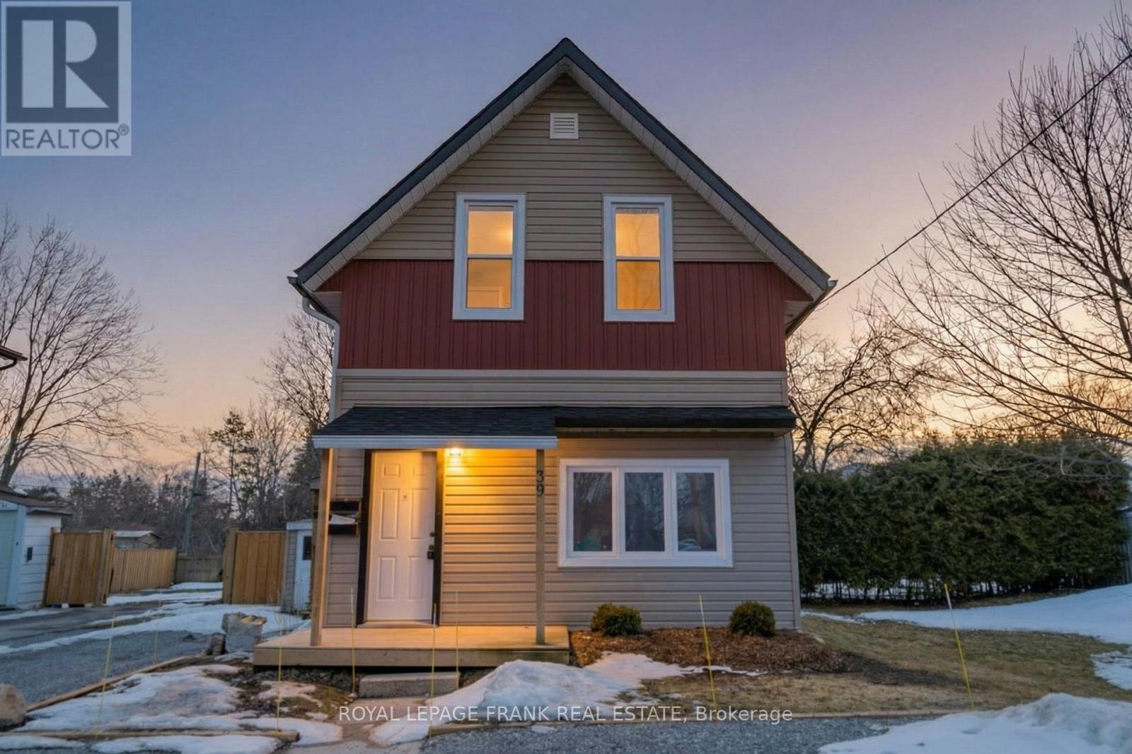 UPPER - 39 GLENELG STREET E, Kawartha Lakes, Ontario