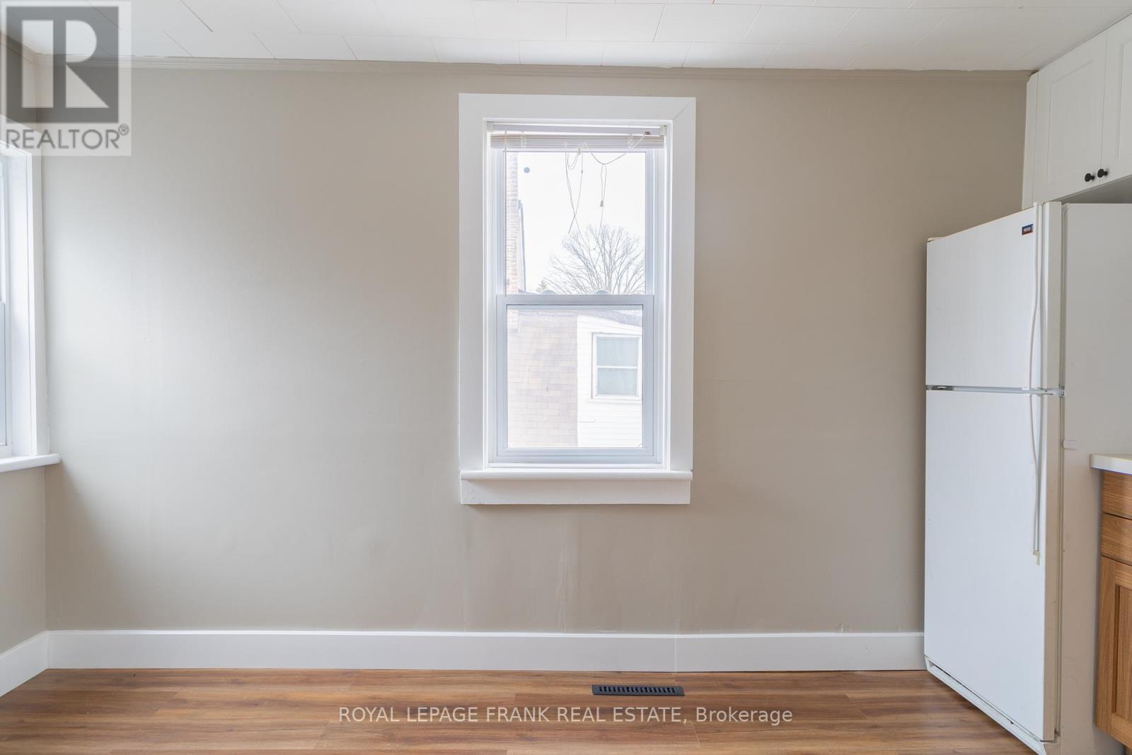 Upper - 39 Glenelg Street E, Kawartha Lakes, Ontario  K9V 1Y9 - Photo 17 - X12982398