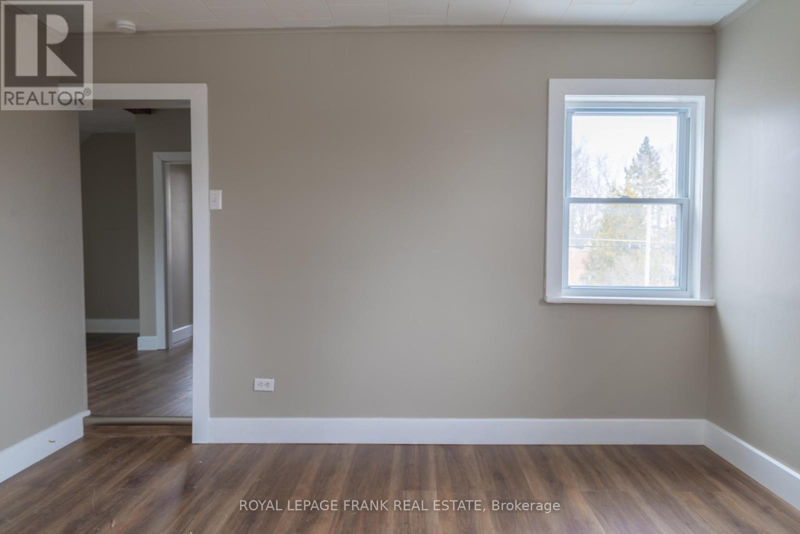 Upper - 39 Glenelg Street E, Kawartha Lakes, Ontario  K9V 1Y9 - Photo 7 - X12982398