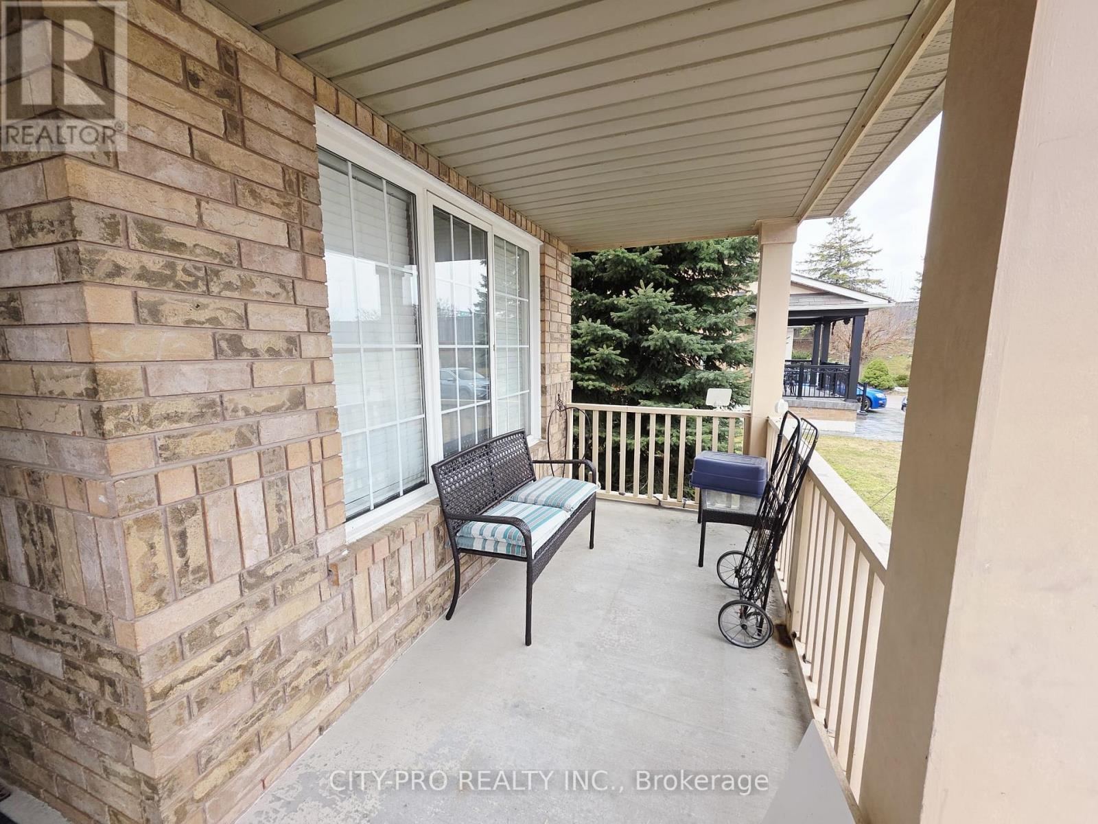 69 Mainland Crescent, Vaughan, Ontario  L6A 3G4 - Photo 4 - N12986130