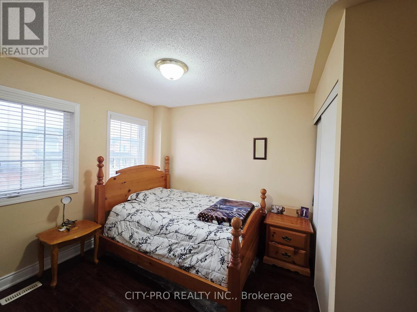 69 Mainland Crescent, Vaughan, Ontario  L6A 3G4 - Photo 21 - N12986130